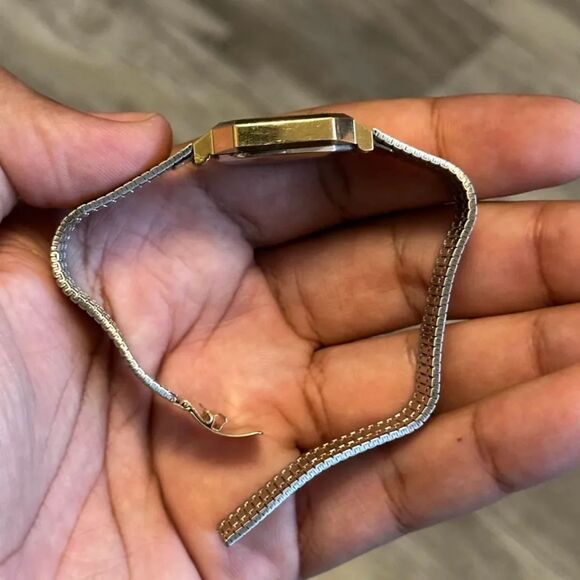 Vintage 70s Seiko LCD F051-5000 Wrist Watch - Picture 6 of 7